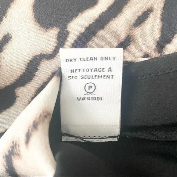 Diane Von Furstenberg 100% Silk Animal Print Short Sleeve Blouse - Picture 10 of 12